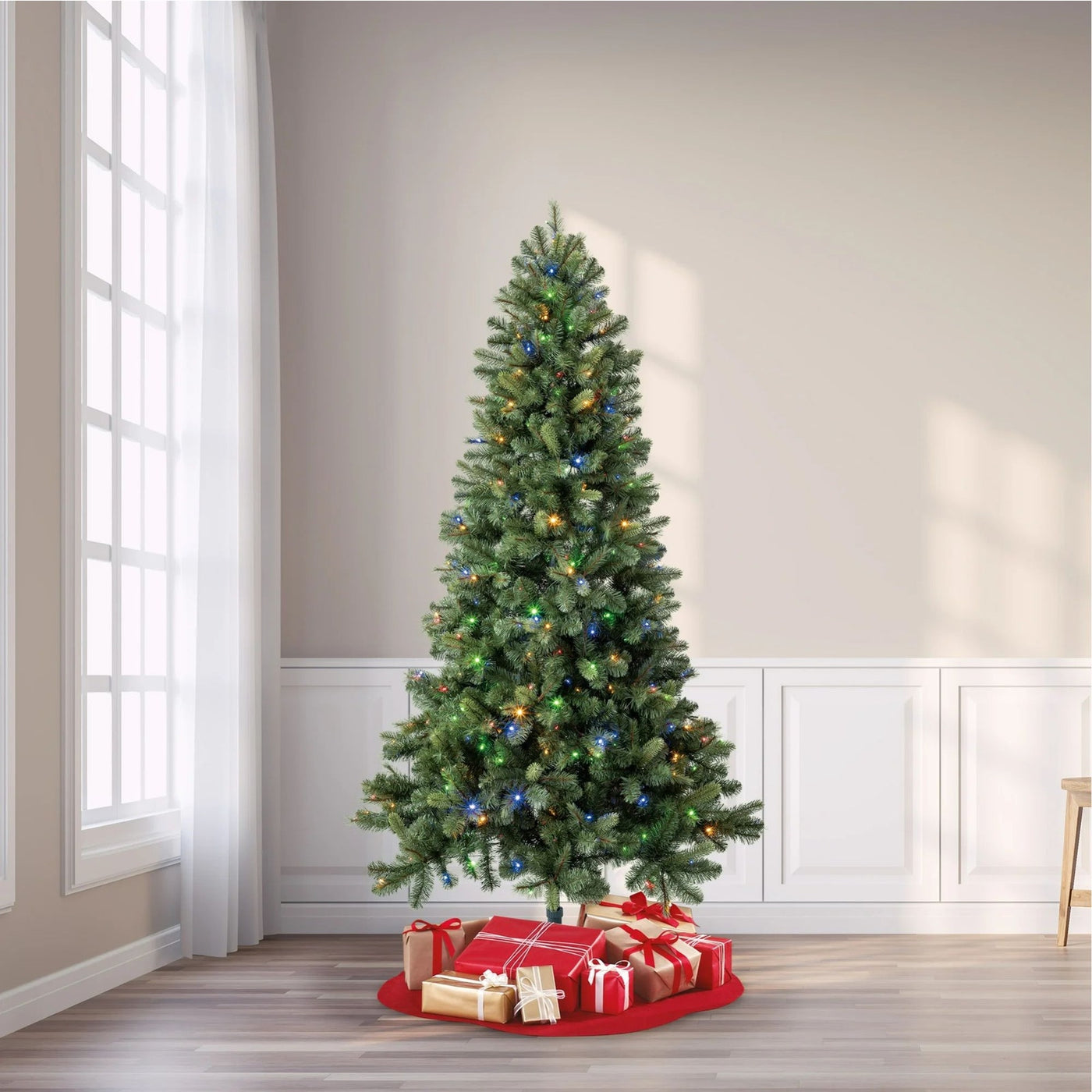 Evergreen Classics 7.5ft Pre-Lit Benton Pine Artificial Christmas Tree